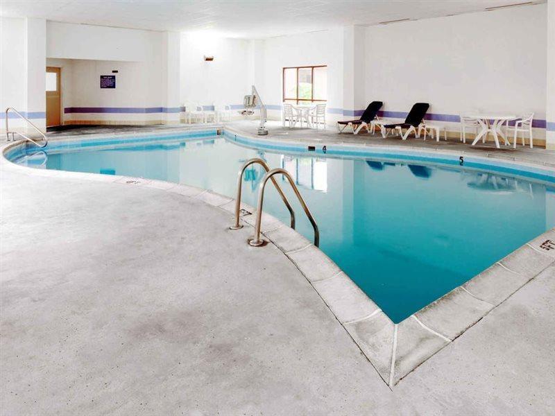 Days Inn & Suites By Wyndham Northwest Indianapolis Ngoại thất bức ảnh