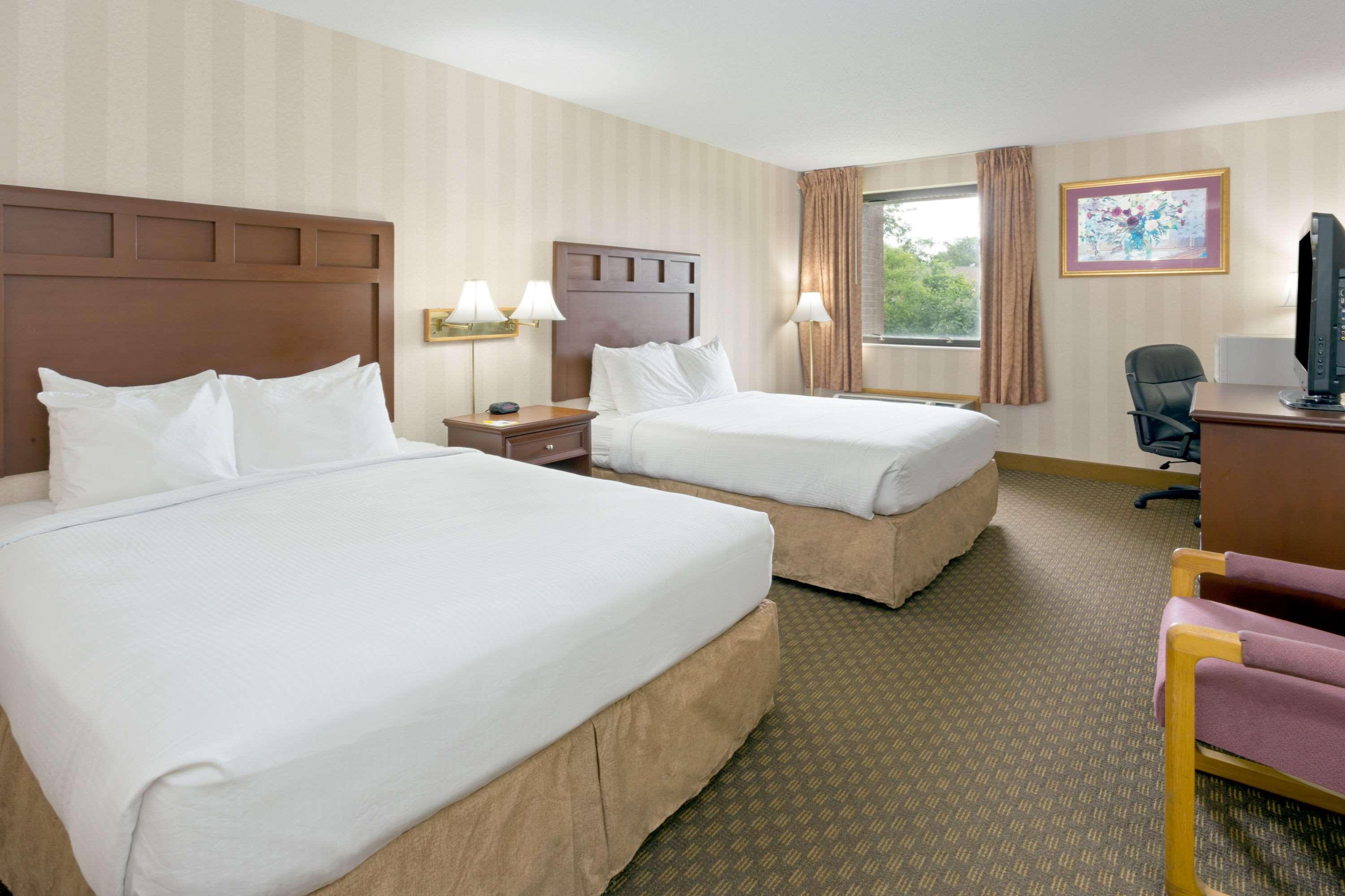 Days Inn & Suites By Wyndham Northwest Indianapolis Ngoại thất bức ảnh