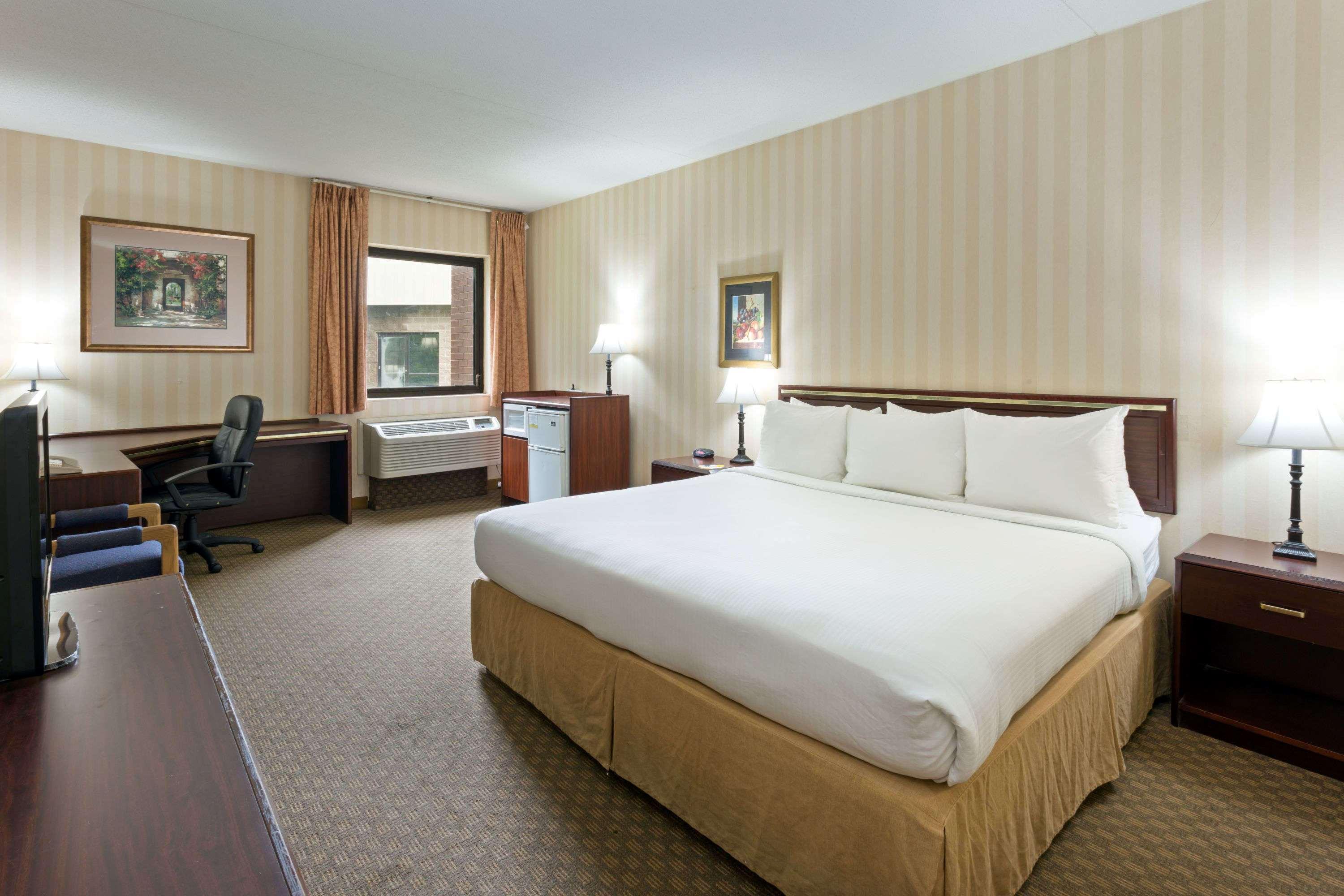 Days Inn & Suites By Wyndham Northwest Indianapolis Ngoại thất bức ảnh