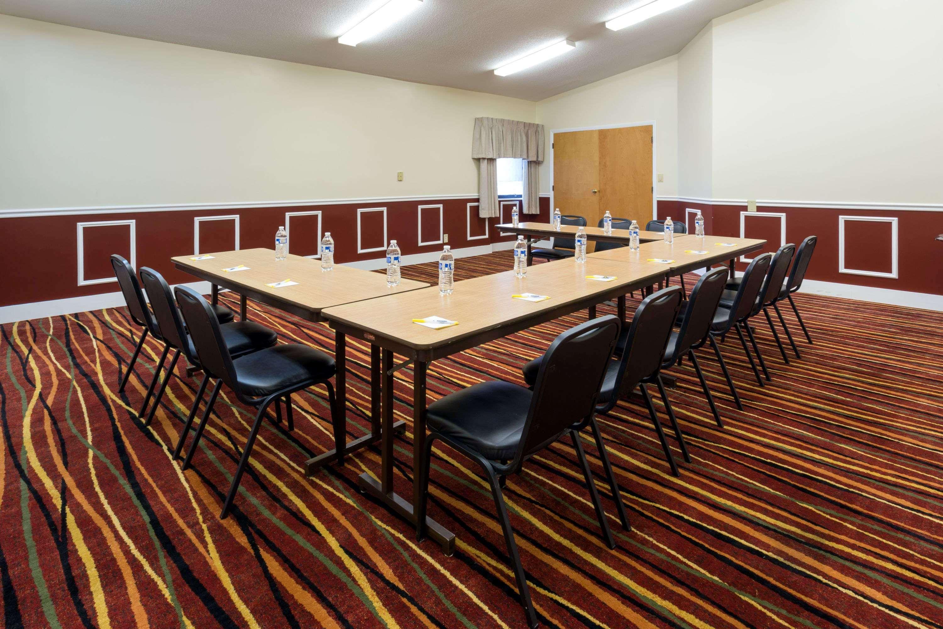 Days Inn & Suites By Wyndham Northwest Indianapolis Ngoại thất bức ảnh