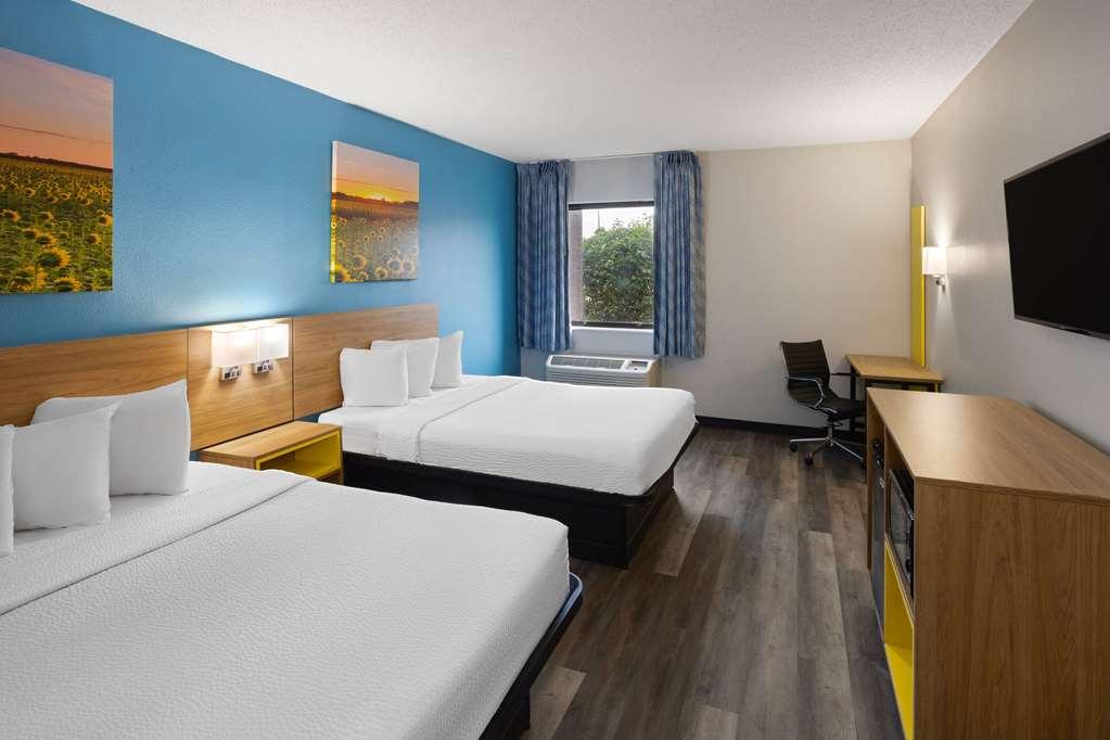 Days Inn & Suites By Wyndham Northwest Indianapolis Phòng bức ảnh