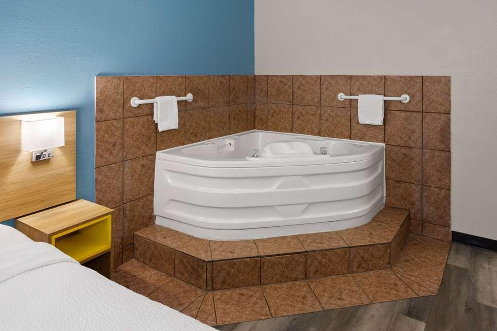 Days Inn & Suites By Wyndham Northwest Indianapolis Phòng bức ảnh