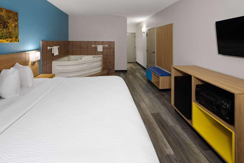 Days Inn & Suites By Wyndham Northwest Indianapolis Phòng bức ảnh