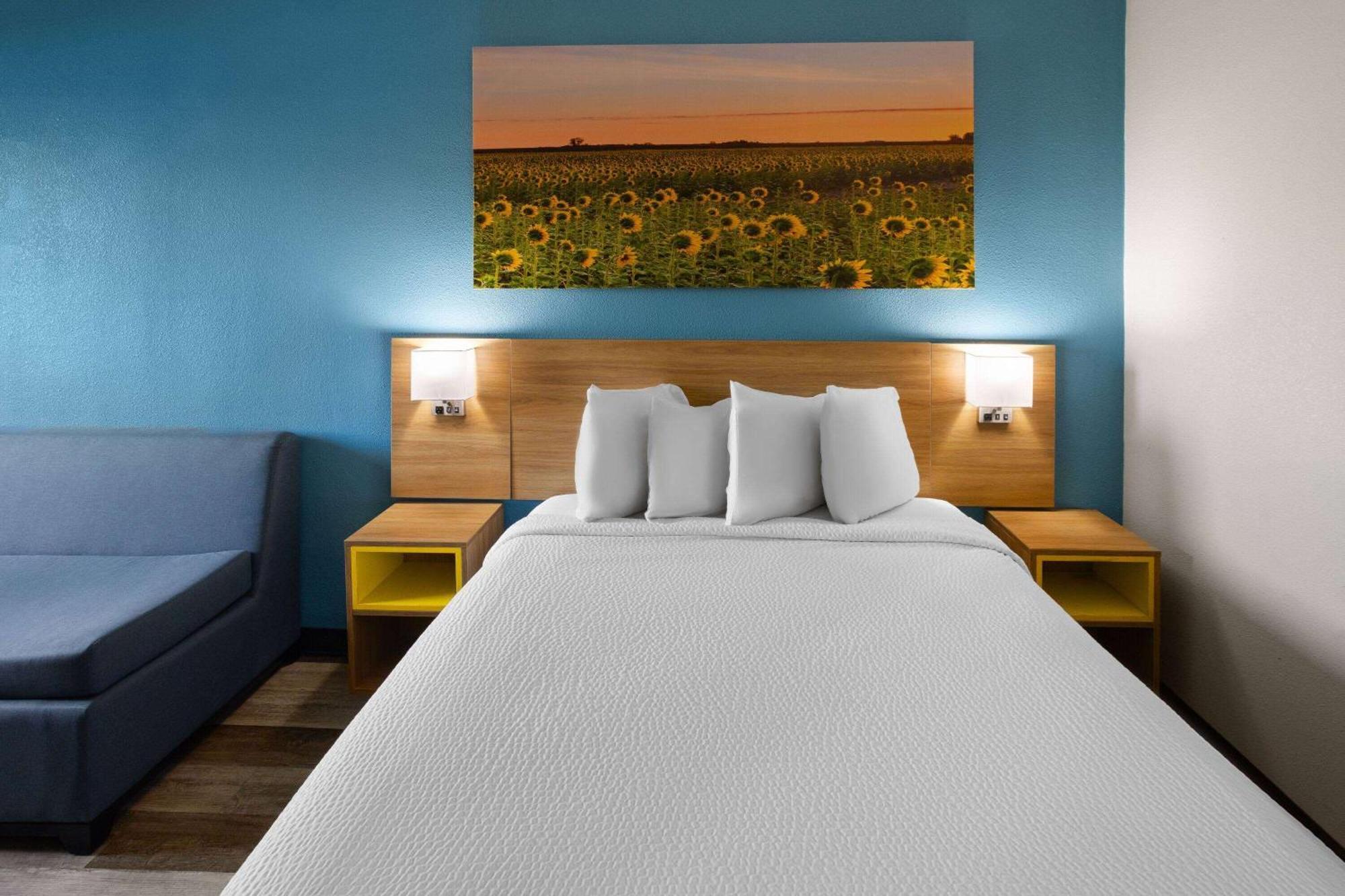 Days Inn & Suites By Wyndham Northwest Indianapolis Ngoại thất bức ảnh