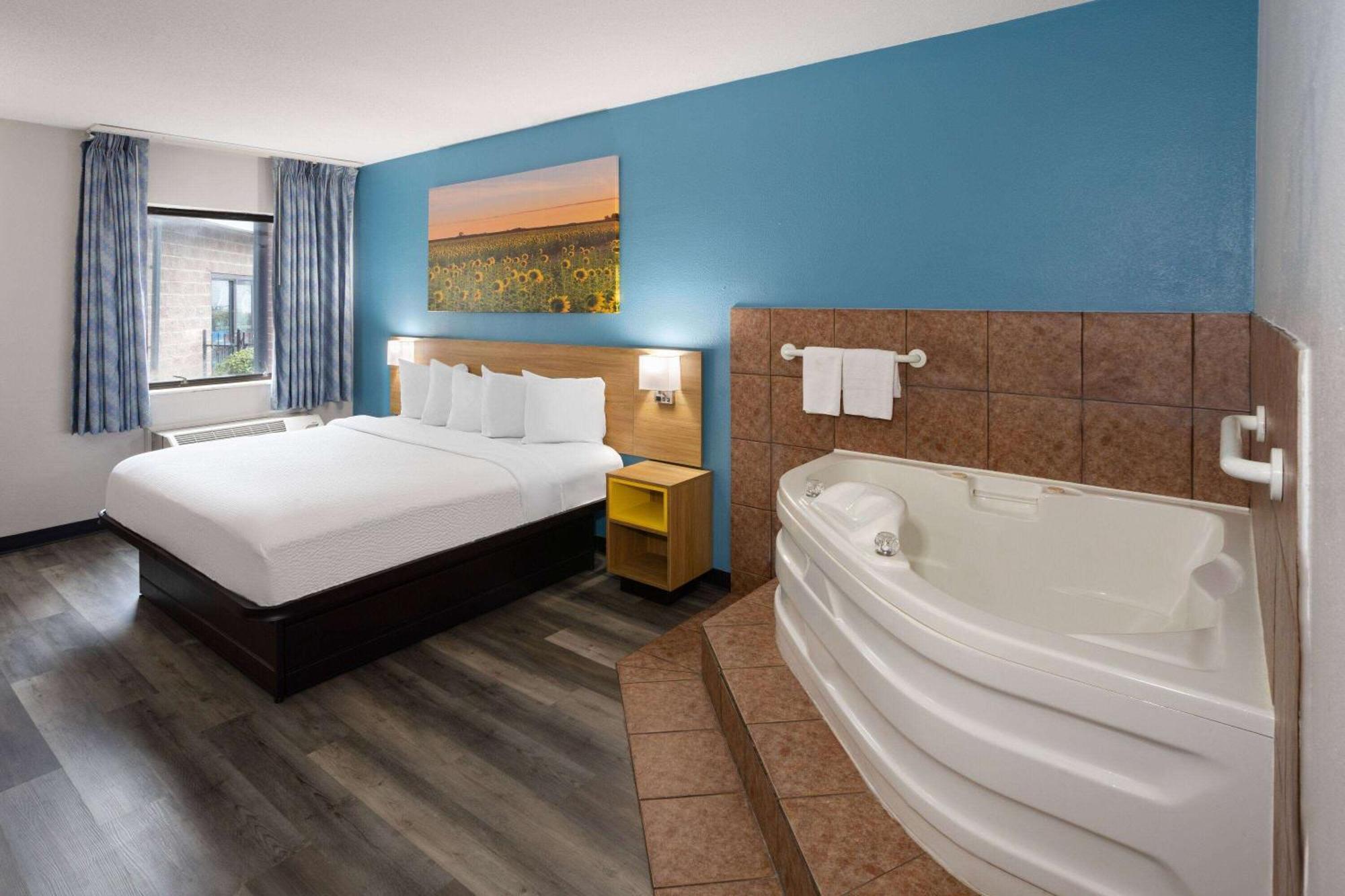 Days Inn & Suites By Wyndham Northwest Indianapolis Ngoại thất bức ảnh