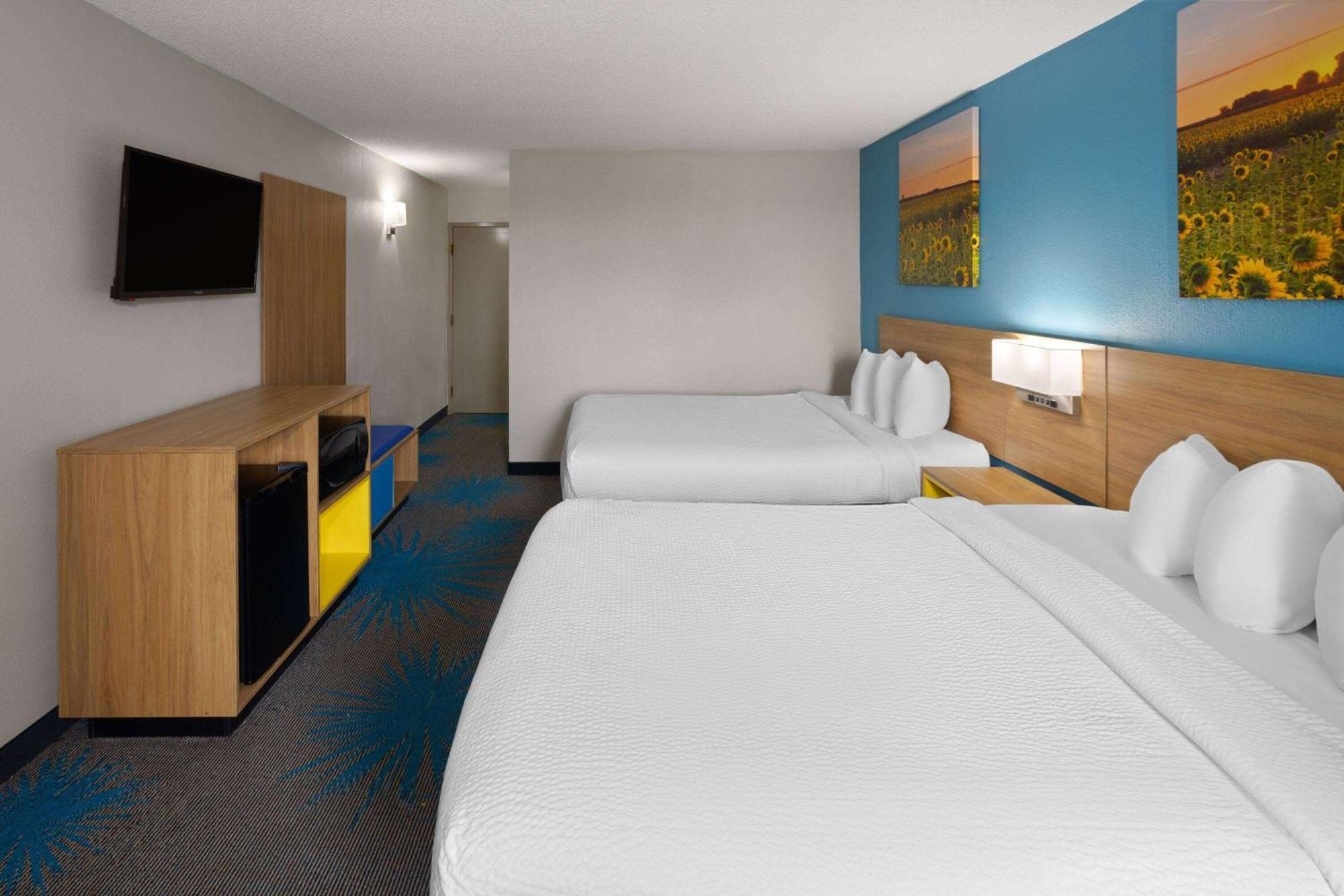Days Inn & Suites By Wyndham Northwest Indianapolis Ngoại thất bức ảnh