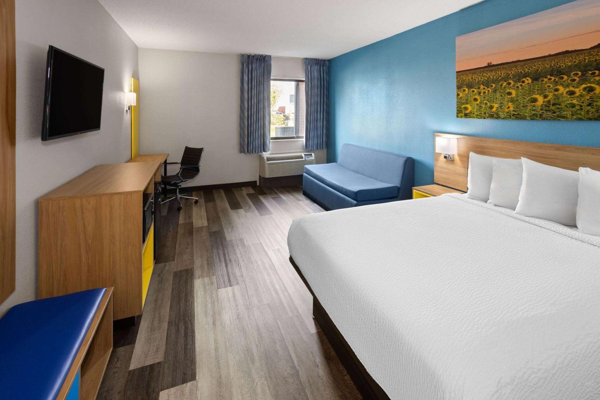 Days Inn & Suites By Wyndham Northwest Indianapolis Ngoại thất bức ảnh