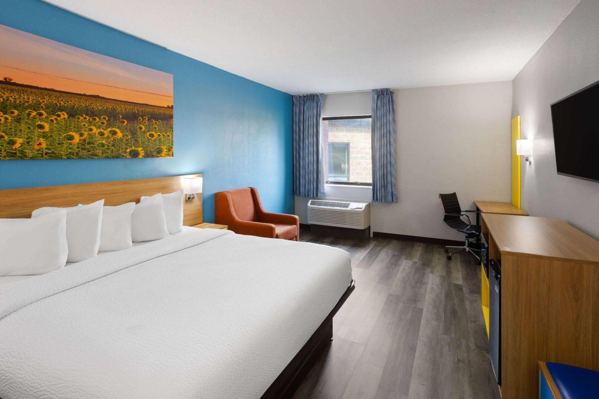 Days Inn & Suites By Wyndham Northwest Indianapolis Ngoại thất bức ảnh