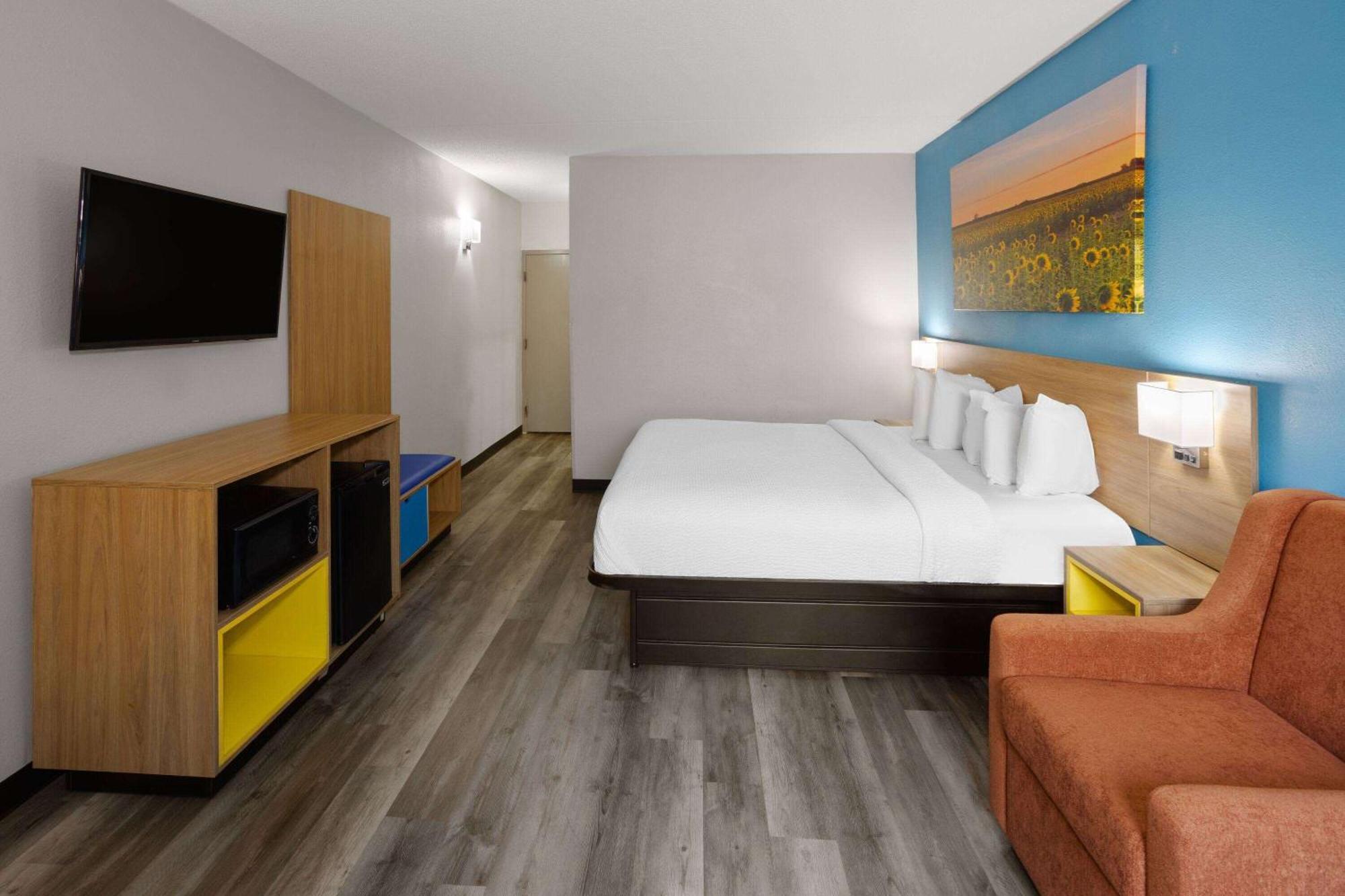 Days Inn & Suites By Wyndham Northwest Indianapolis Ngoại thất bức ảnh