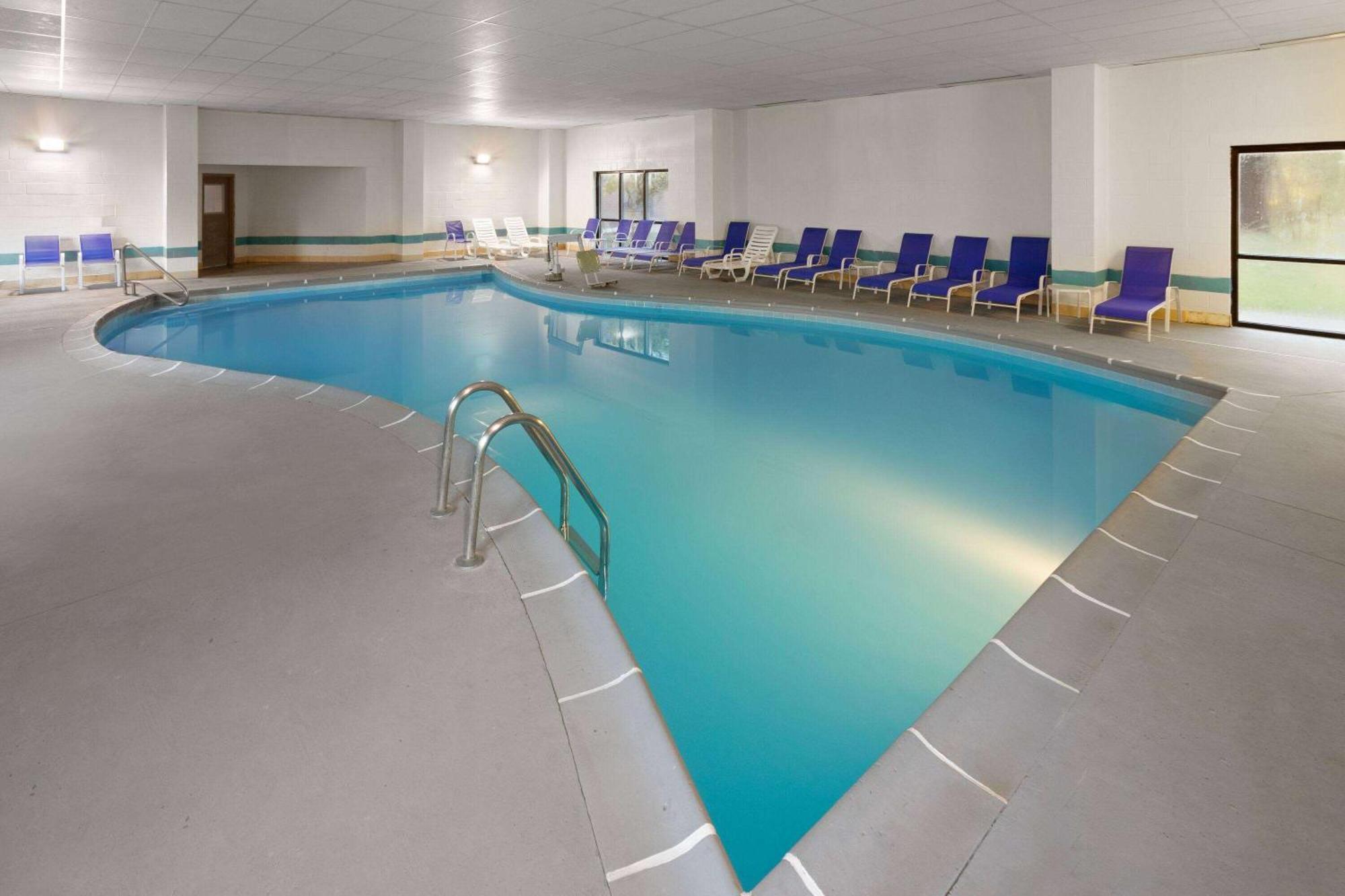 Days Inn & Suites By Wyndham Northwest Indianapolis Ngoại thất bức ảnh