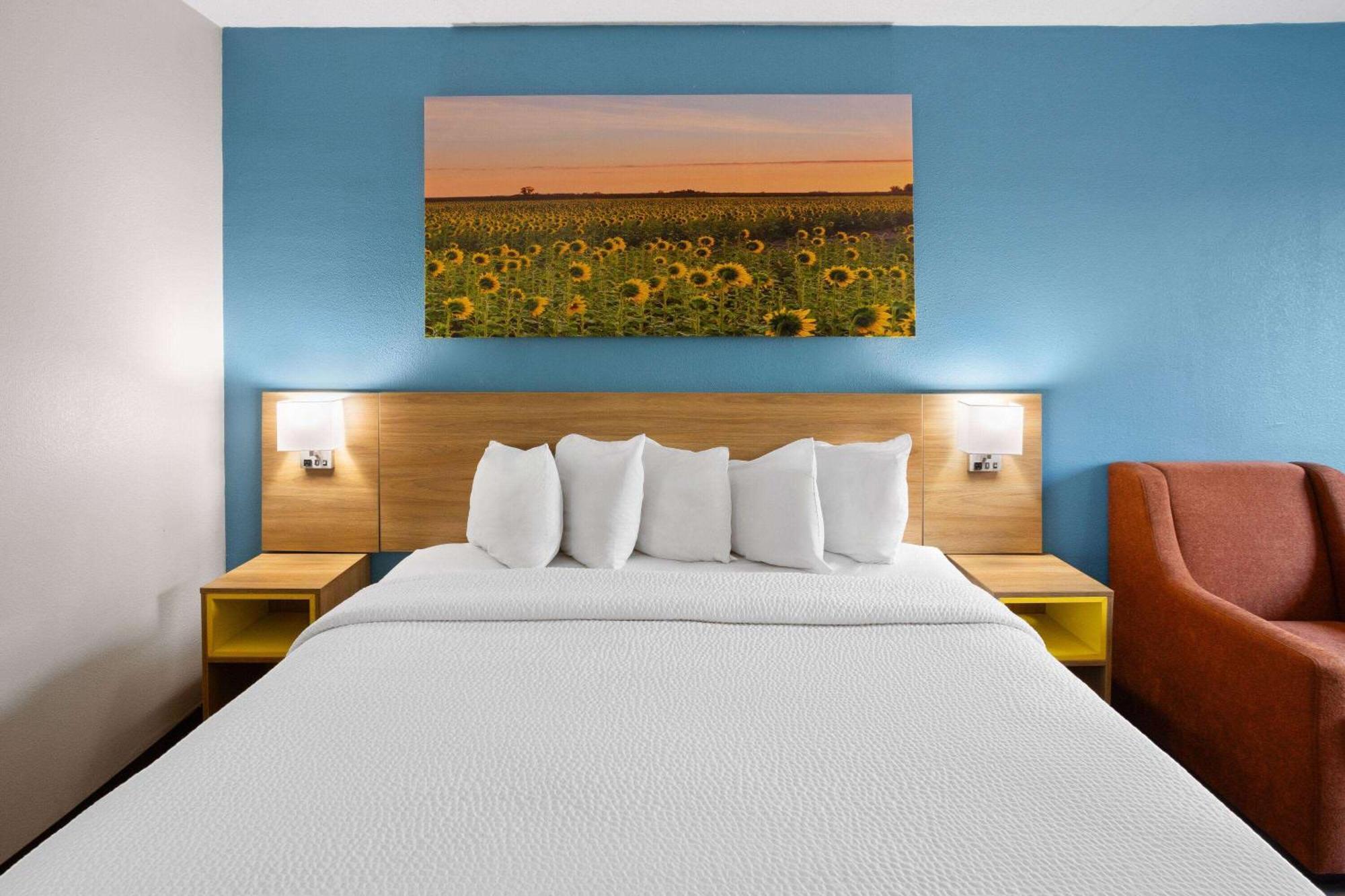 Days Inn & Suites By Wyndham Northwest Indianapolis Ngoại thất bức ảnh